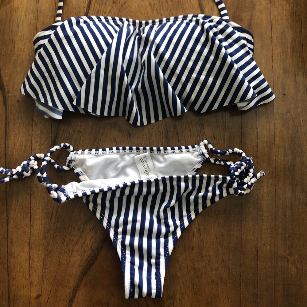 Sol kissed bikini